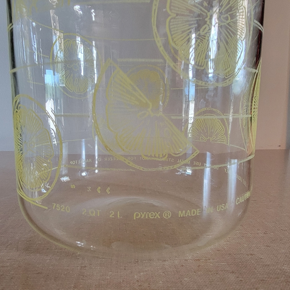 Vintage Pyrex 2 Qt Lemonade Pitcher‎ Lemon Slice USA #7520 - Picture 3 of 7
